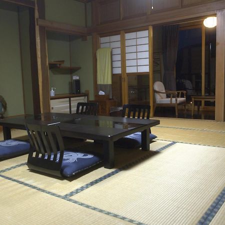 Hotel Kutsurogian Minamiuonuma Esterno foto